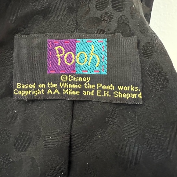 Winnie the Pooh Vintage 100% Silk Tie Disney Store Made tigger eeyore Black - Picture 5 of 6